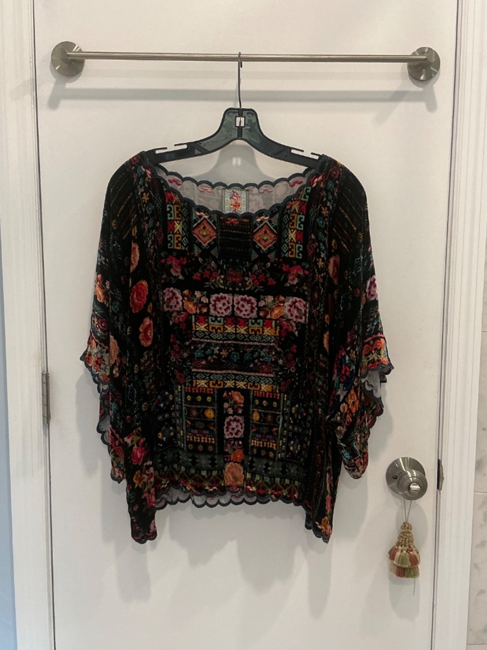 Johnny Was Abril floral velvet kimono sleeve cropped top w/scalloped edges M - Picture 2 of 12